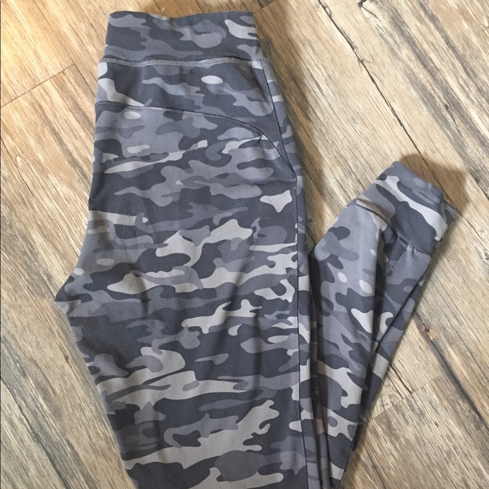 Alphalete grey Camo Joggers
